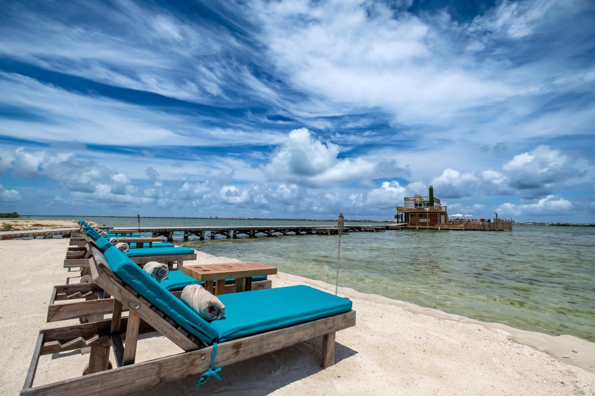 Aruna Resort & Villas San Pedro  Zewnętrze zdjęcie